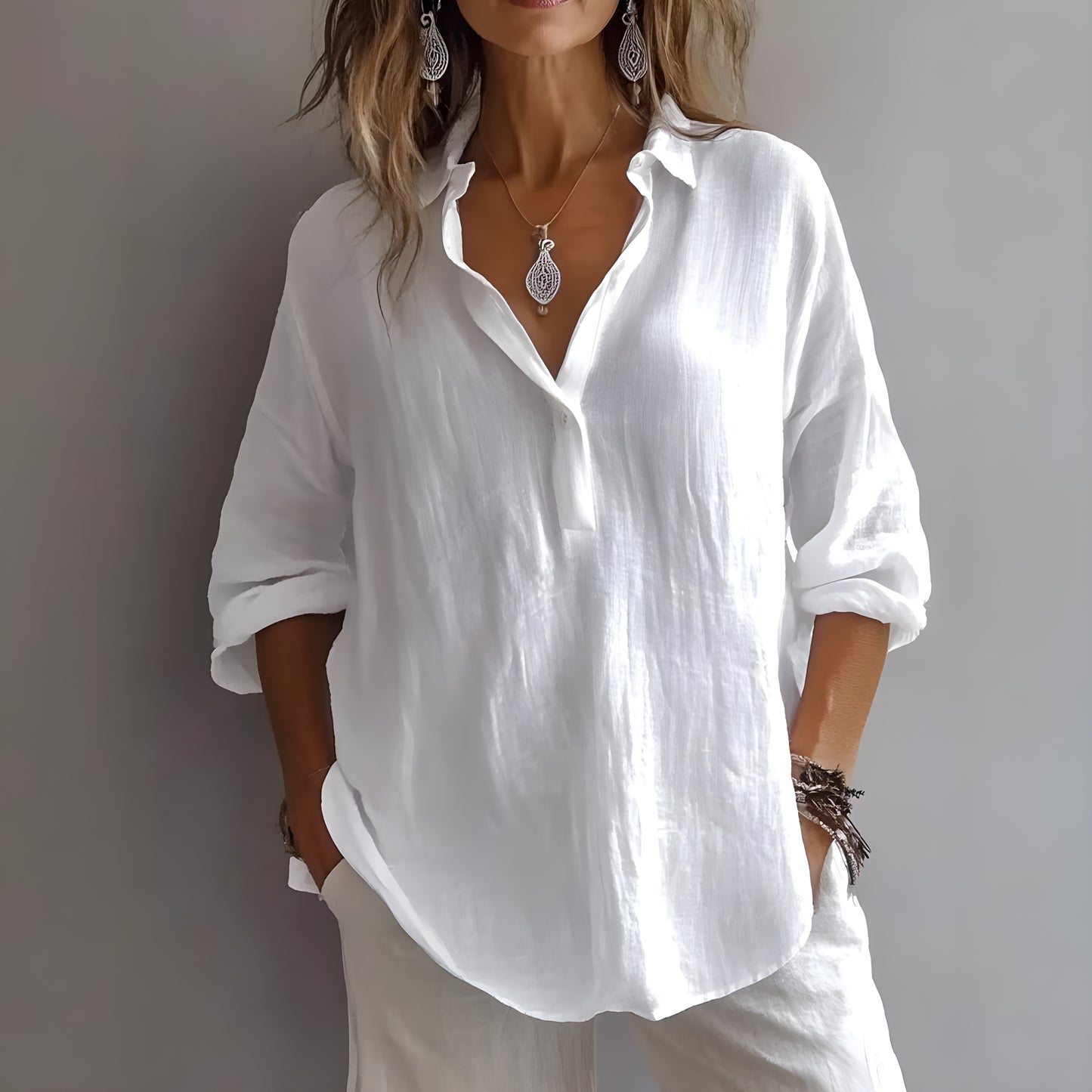 Amanda™ | Elegant Blus med Avslappnad Finess